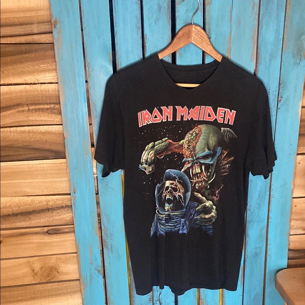 Iron Maiden Final Frontier Black Graphic T-Shirt size medium